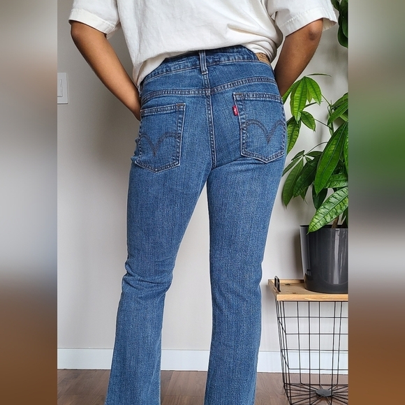 Sz 11 Vintage  Y2K red tab low rise bootcut flare Levi's medium wash denim jean - Picture 2 of 8